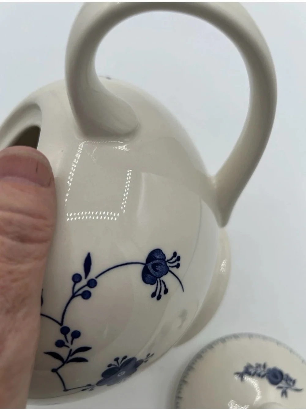 Blue And White Churchill Finlandia Teapot Coffee Pot Made In Stafford England